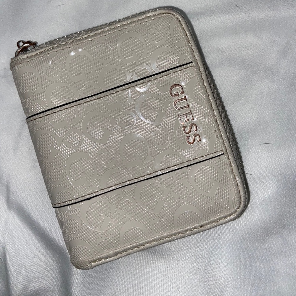 GUESS wallet